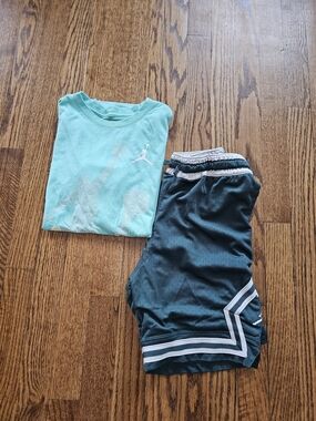 Jordan Boys Matching Set Youth Large Shirt & Shorts Green White